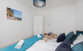 Gdańska Two-bedroom Apartment Brzeźno Beach by Renters